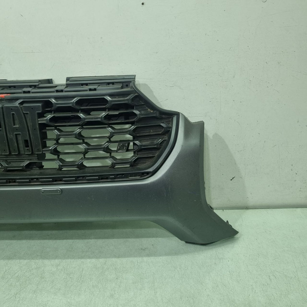 Moldura Central Grade Fiat Strada 2021/2025 Usada