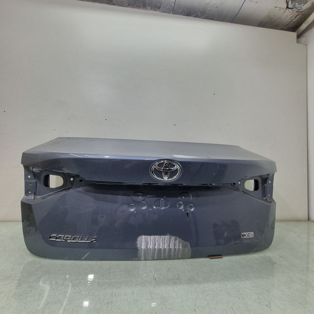 Tampa Tras Toyota Corolla 2020/2023 Usado
