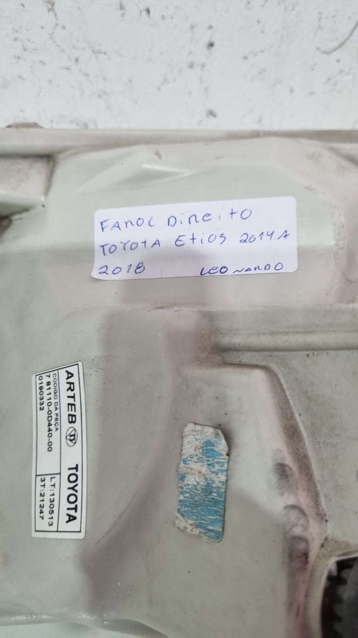 Farol Dir Toyota Etios 2014/2018 Usado