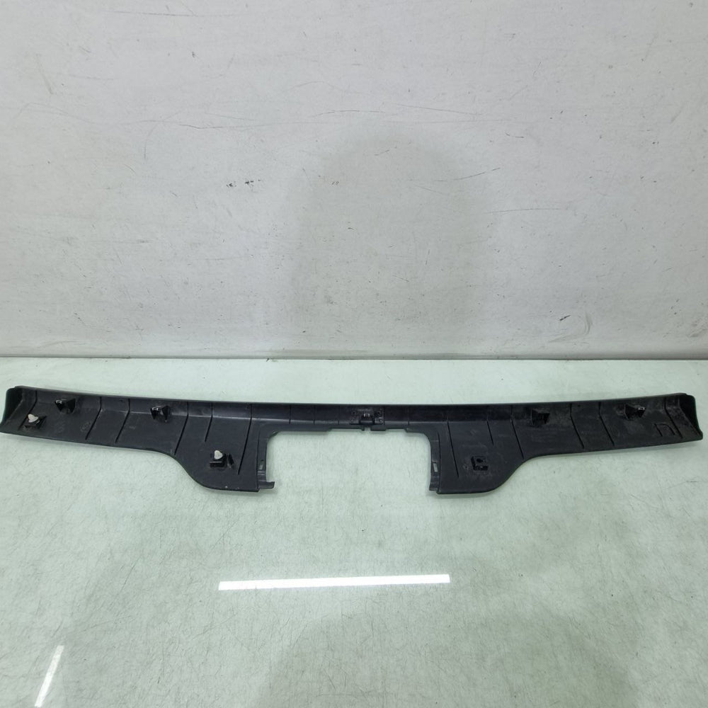 Moldura Tampa Tras Mitsubishi Outlander 2016/2021 Usado
