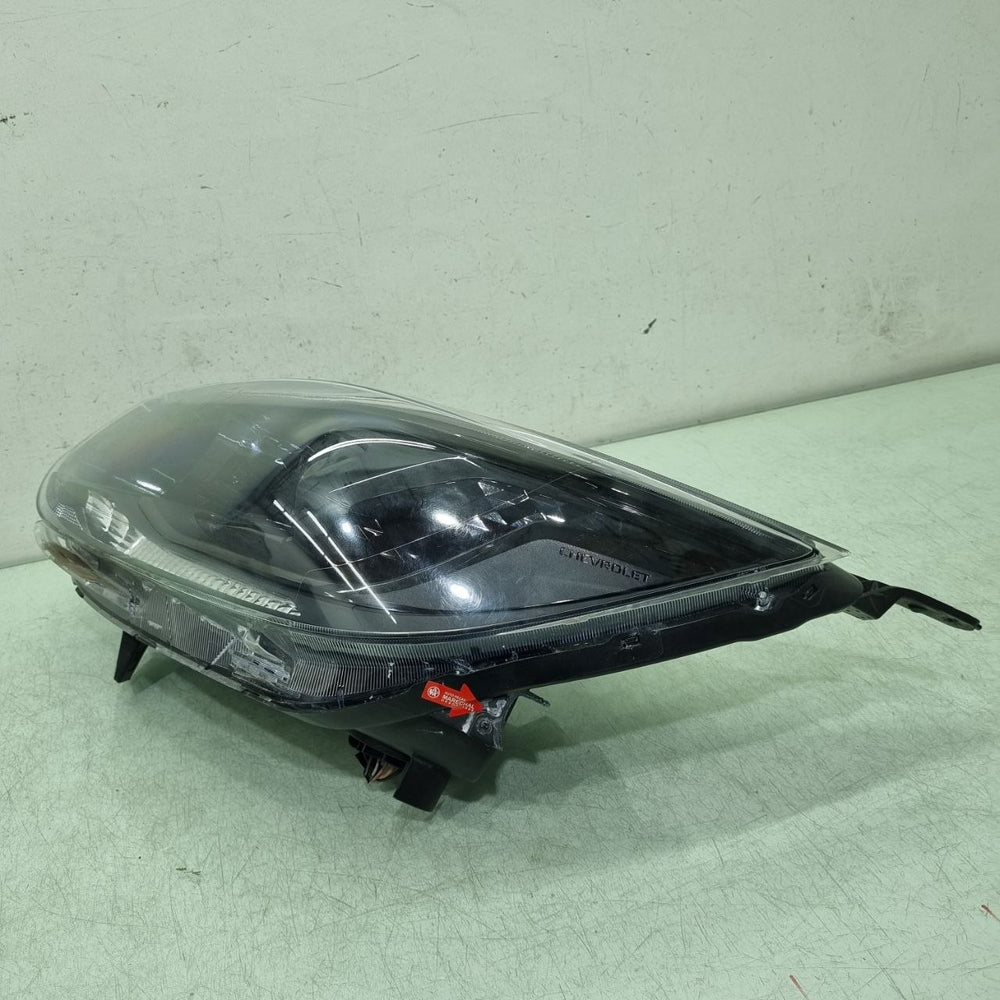 Farol Diant Esq GM Onix Turbo 2020/2024 Usado