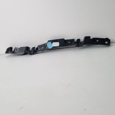 Suporte Guia Para-choque  lado direito Traseiro duster 20/24