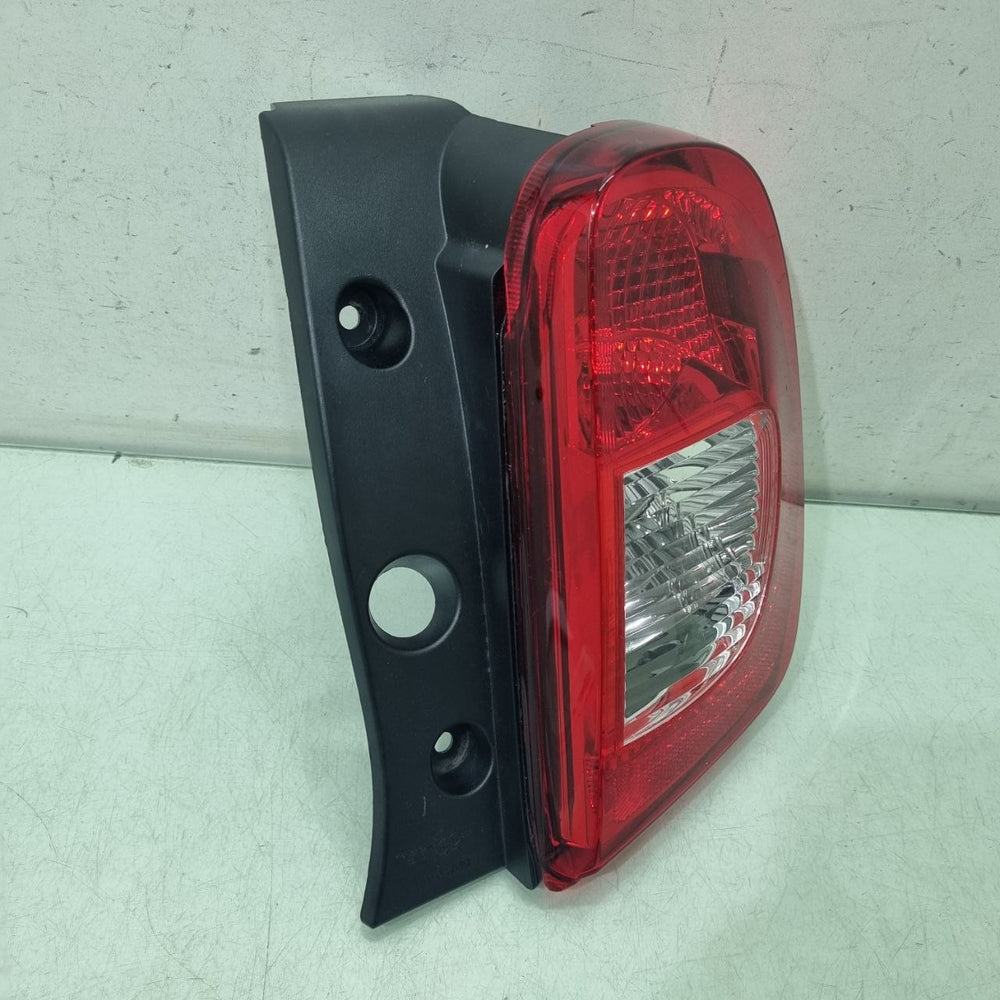 Lanterna Traseira Direita Nissan March 2016/2021 Original