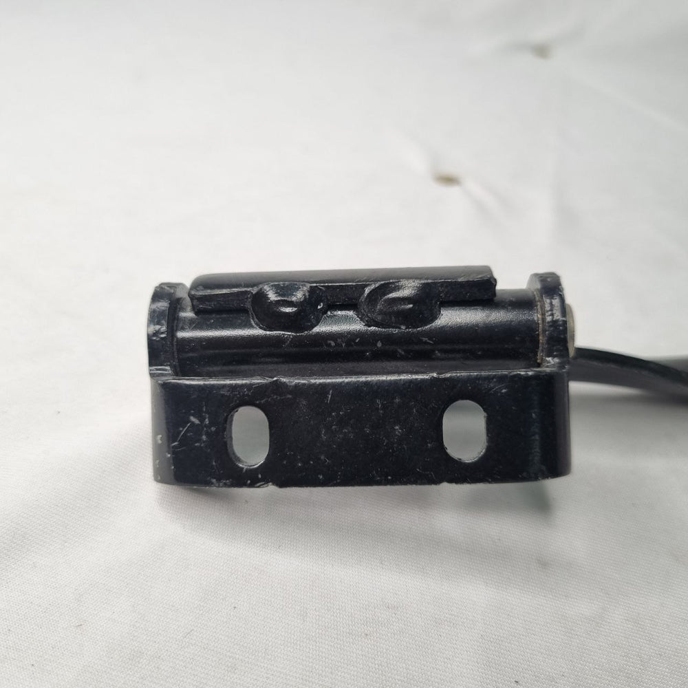Dobradiça Superior Porta Lateral Direita Volkswagen Polo 2012/2019 Usada