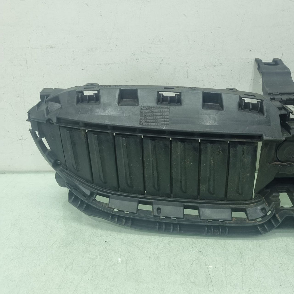 Grade Diant BMW Serie 3 F30 2012/2019 Usado