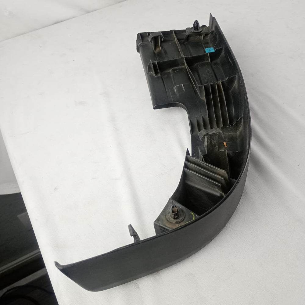 Pisante Parachoque Tras Dir Toyota Hilux 2016/2026
