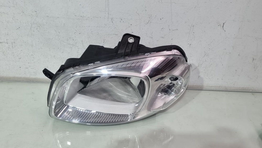 Farol Diant Esq Fiat Uno 2014/2024 Usado