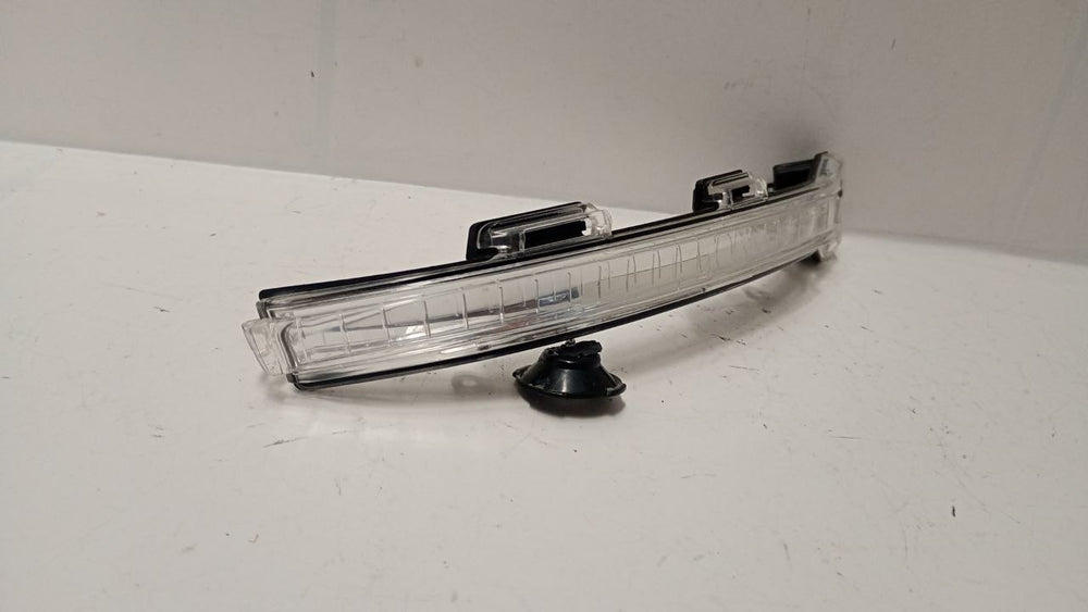 Pisca Retrovisor Dir VW Golf 2015/2020 Usado