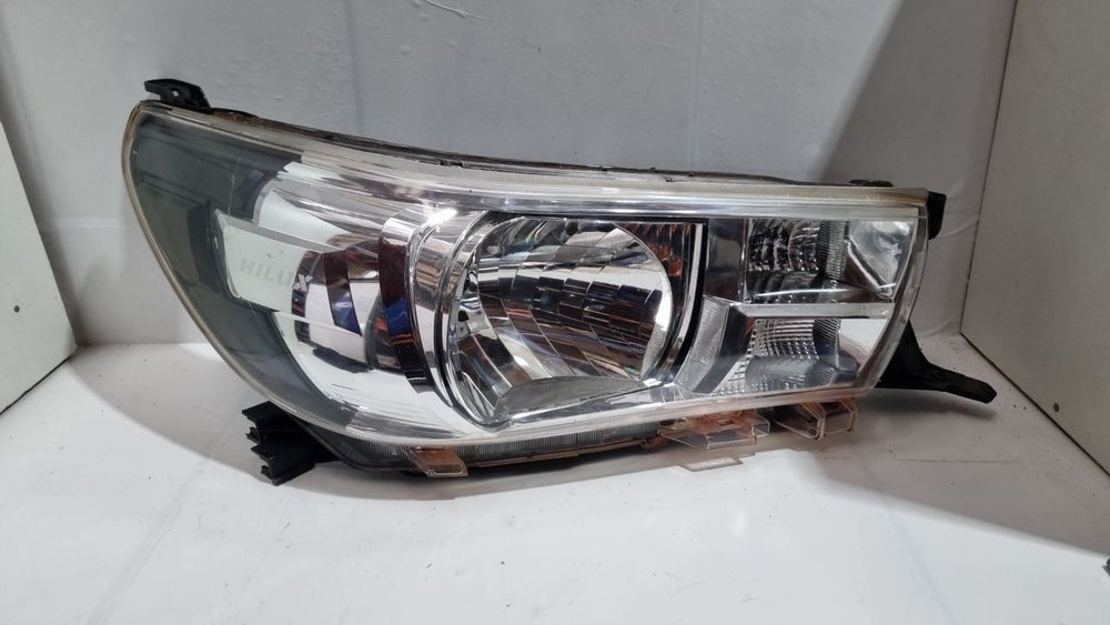 Farol Diant Dir Toyota Hilux 2016/2018 Usado