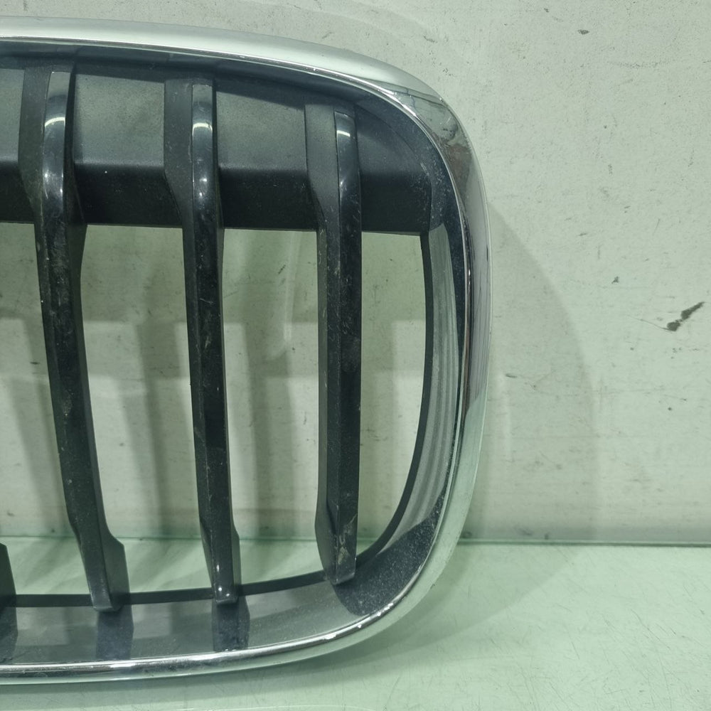 Grade Diant Dir BMW X1 2016/2019 Usado