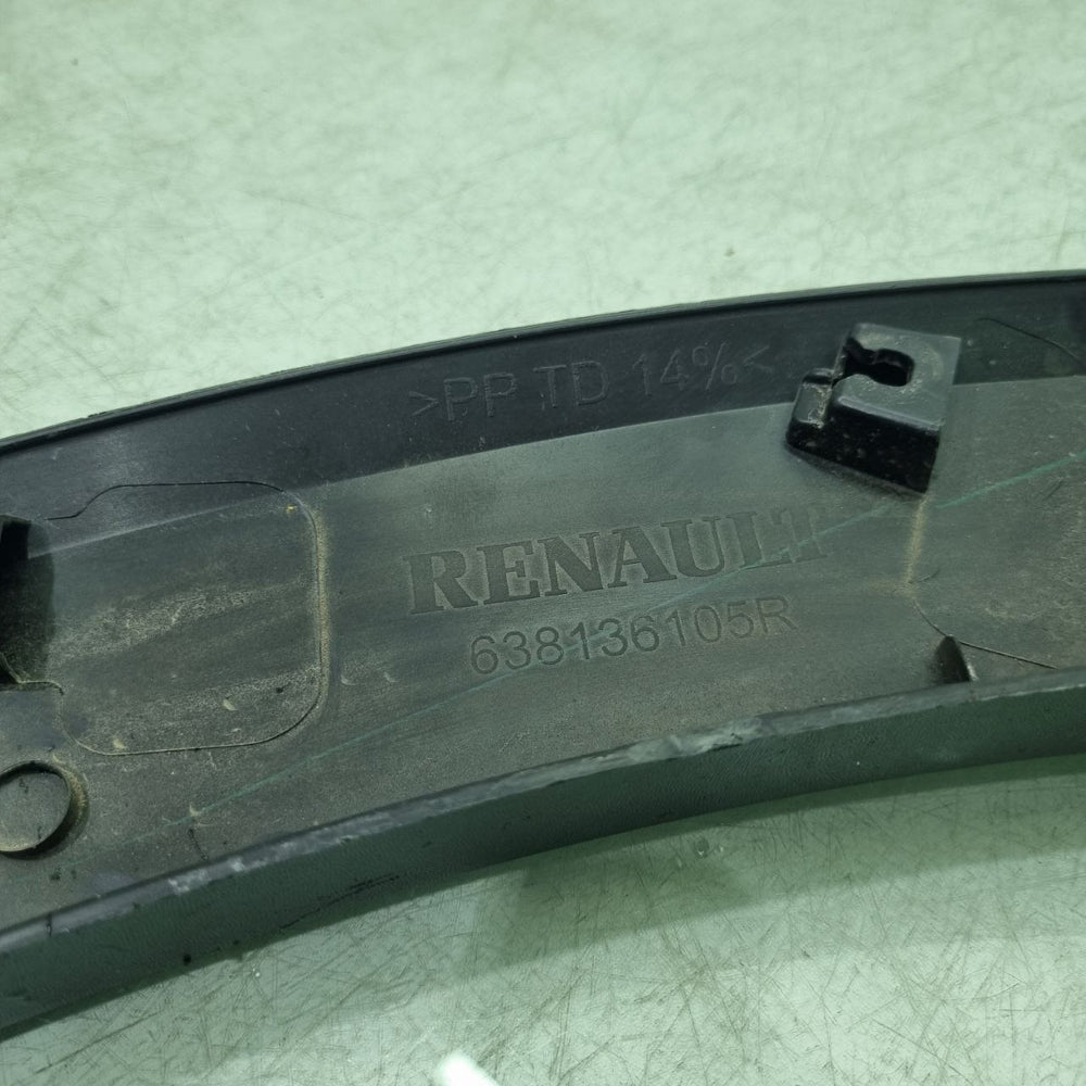 Moldura Passagem Roda Tras Esq Renault Captur Usada