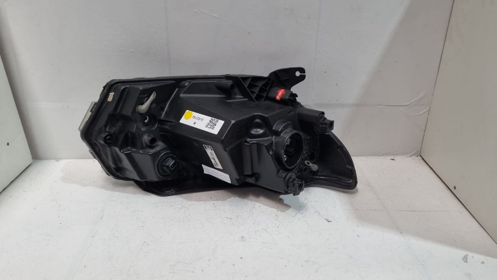 Farol Dianteiro Esquerdo Volkswagen Gol G8 2018/2023 Usado
