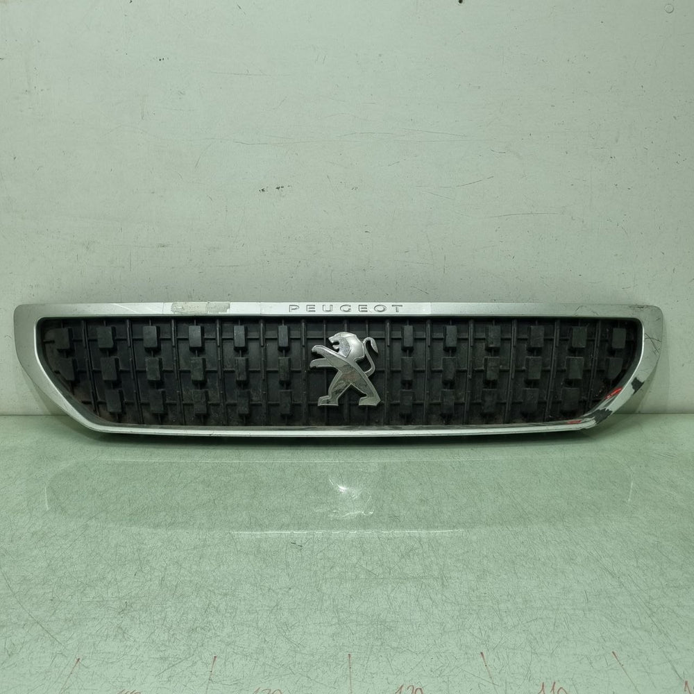 Grade Diant Peugeot 207 2007/2013 Usada