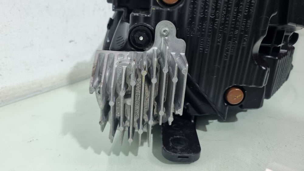 Farol Dir Full LED Jeep Compass 2023 Usado