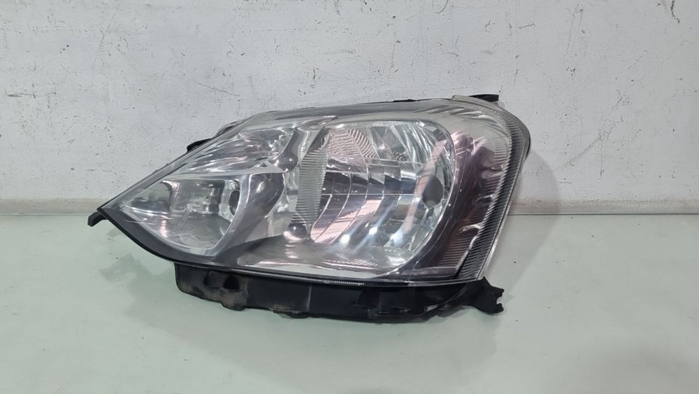 Farol Diant Esq Toyota Etios 2013/2021 Usado