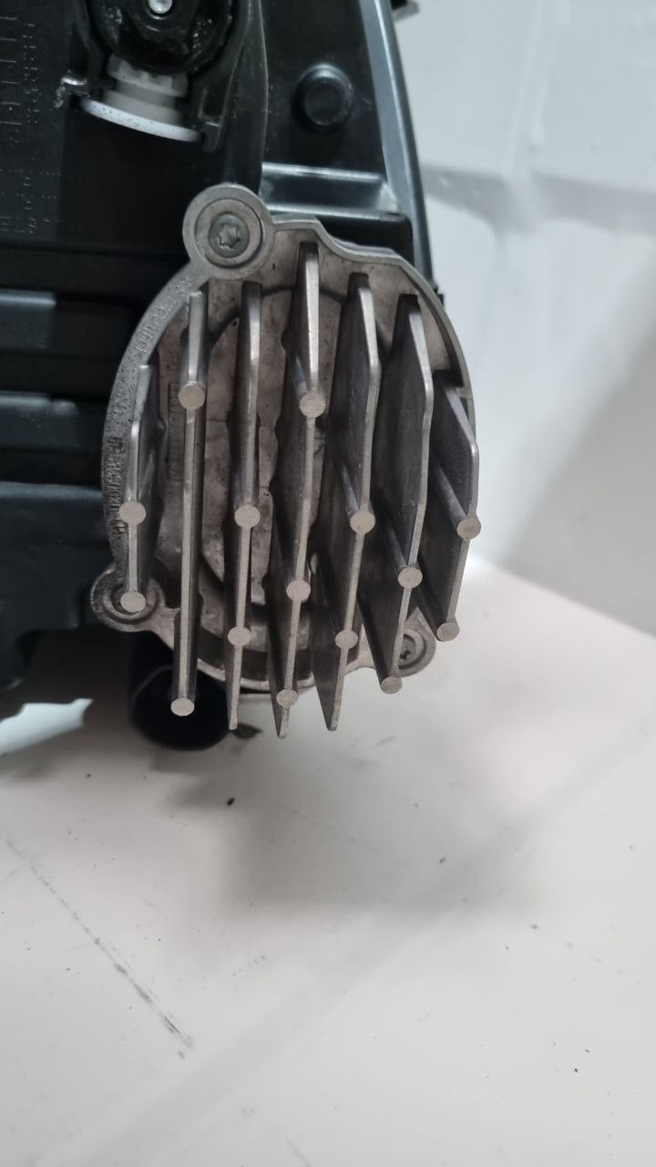 Farol Diant Esq Fiat Strada Rampage 2023/2024 Usado