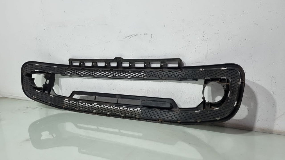 Grade Inferior Para-choque Dianteiro Volkswagen Up 2013/2016 Usado