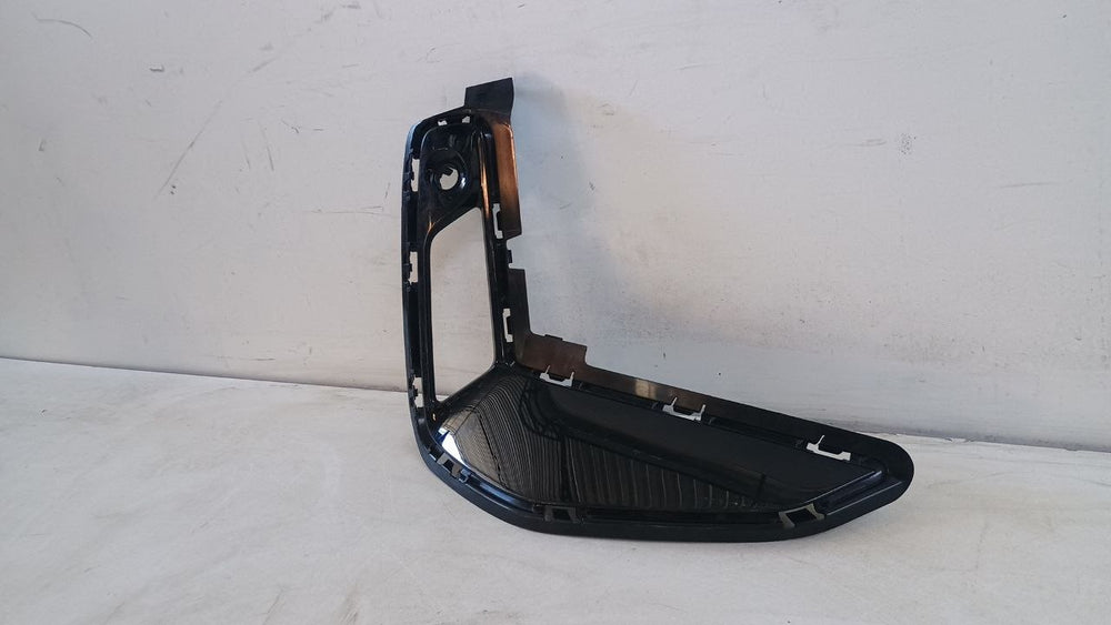 Grade Milha Esq Parachoque BMW 320i M Sport 2023/2026