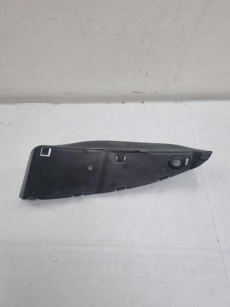 Spoiler Dianteiro Direito Volkswagen Amarok 2017/2021 Novo