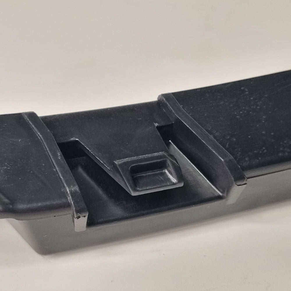 Suporte Guia Para-choque  lado direito Traseiro duster 20/24