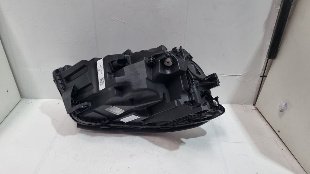 Farol Diant Esq MB GLA 200 2015/2018 Usado