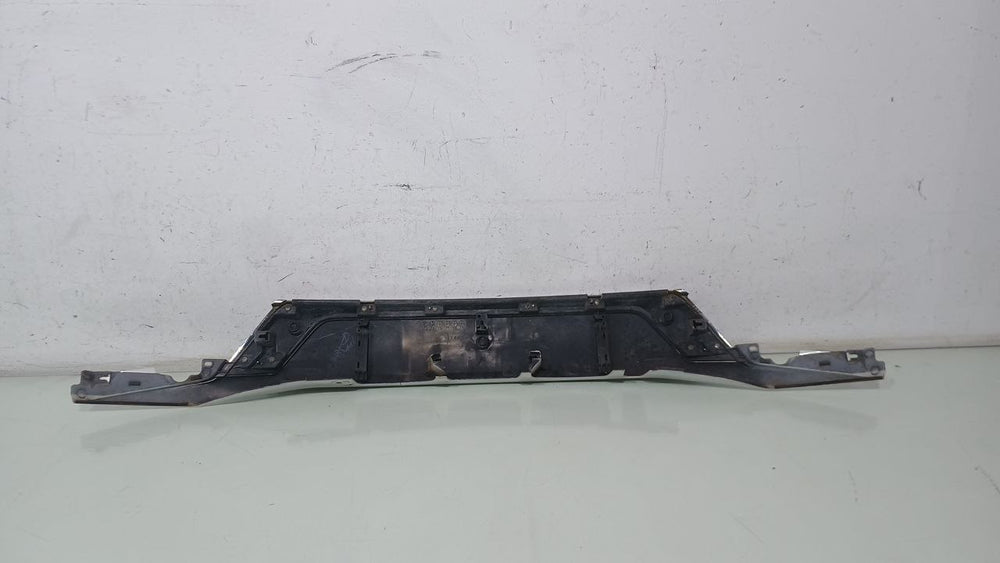 Moldura Tampa Tras Mitsubishi Outlander 2016/2019