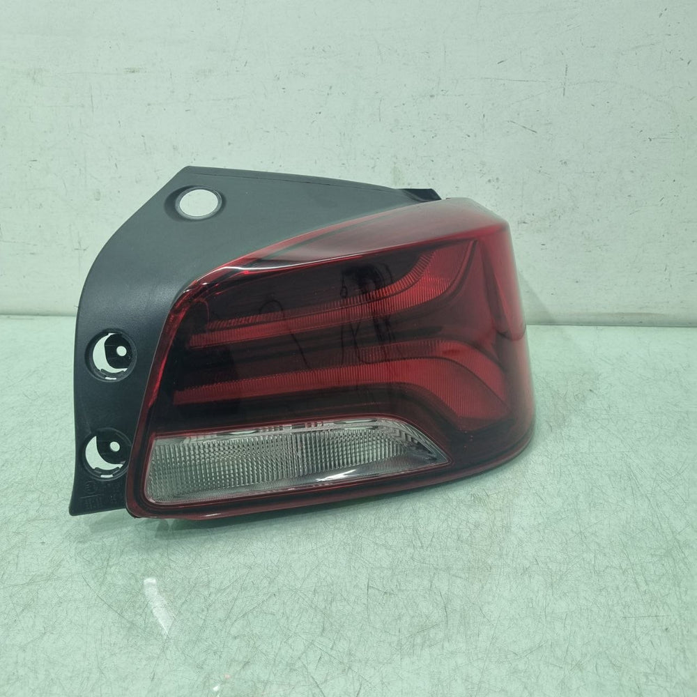 Lanterna Tras Esq GM Onix Hatch 2020/2024 Usada