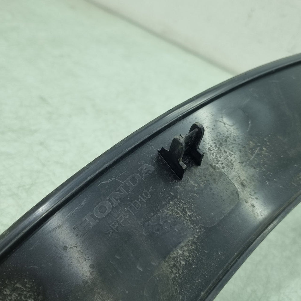 Moldura Paralama Tras Dir Honda HRV 2015/2022 Usada