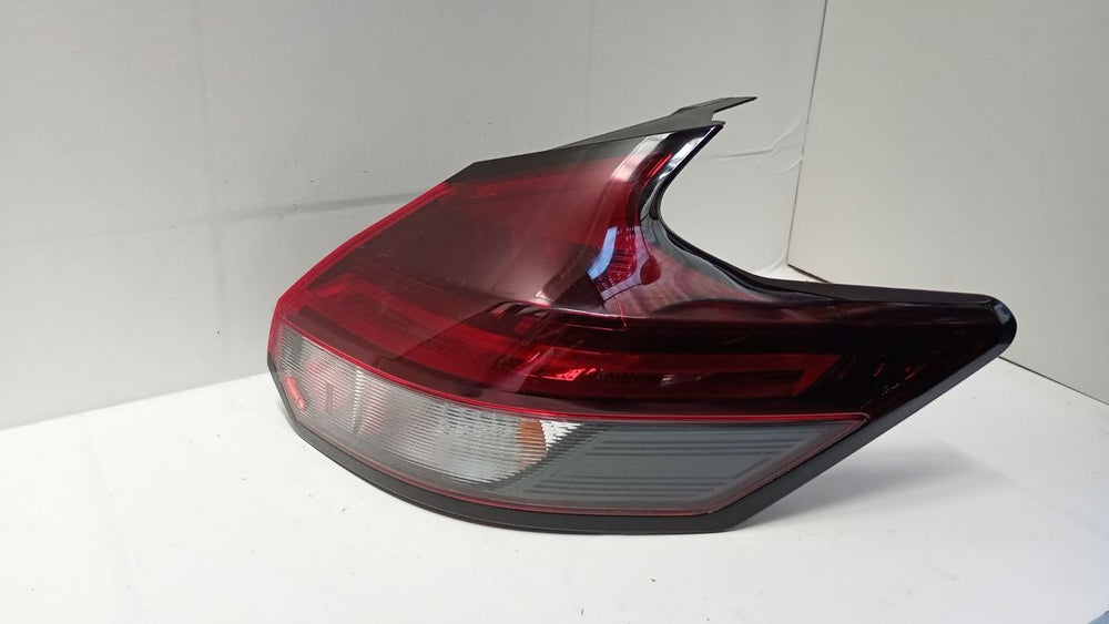 Lanterna Tras Esq Nissan Kicks 2021/2025 Usado