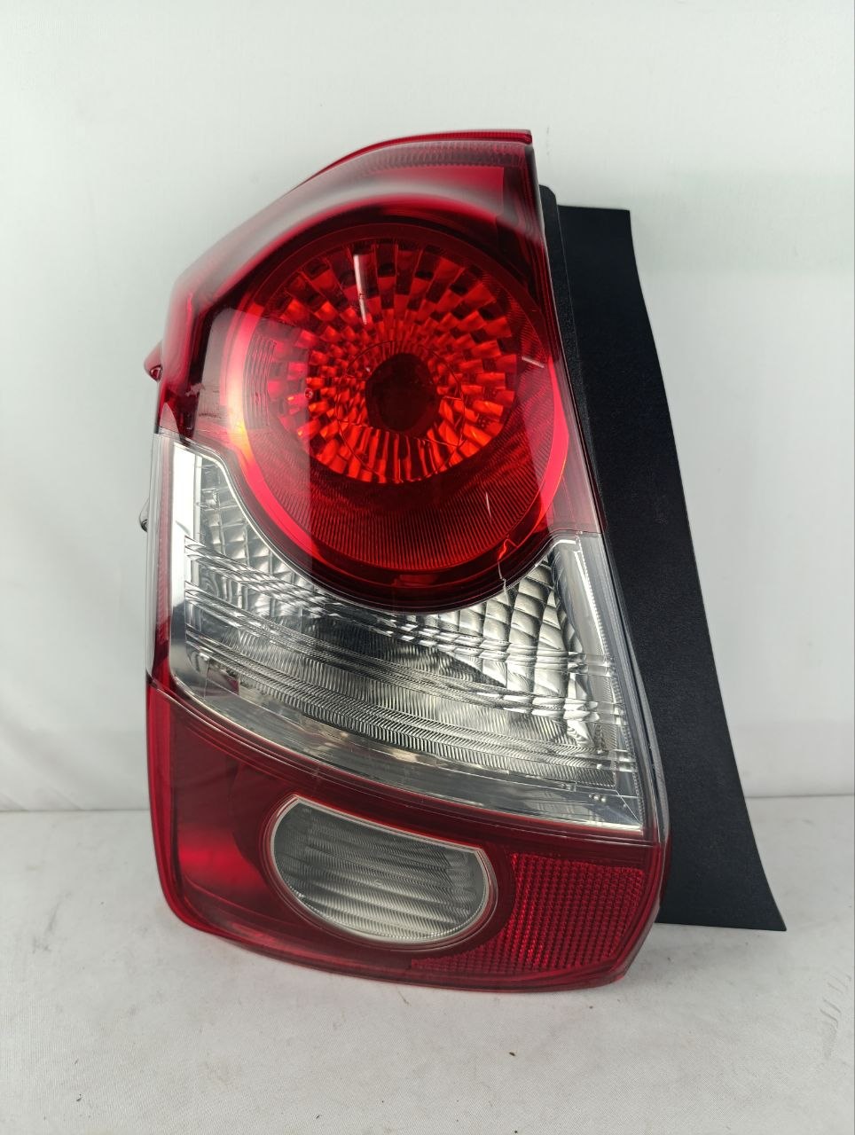 Lanterna Esquerda Toyota Etios Hatch 2012/2018 Fumê Original