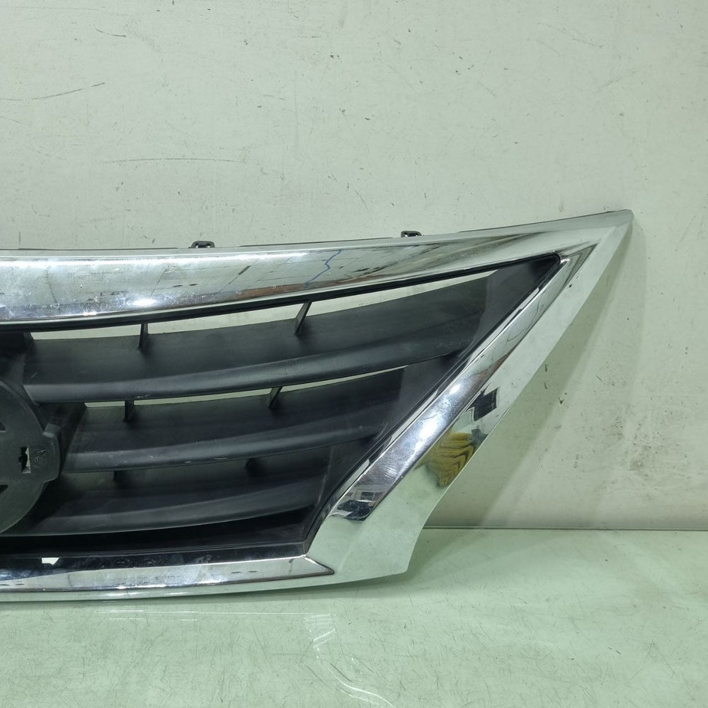 Grade Diant Nissan Versa 16/18 Usada