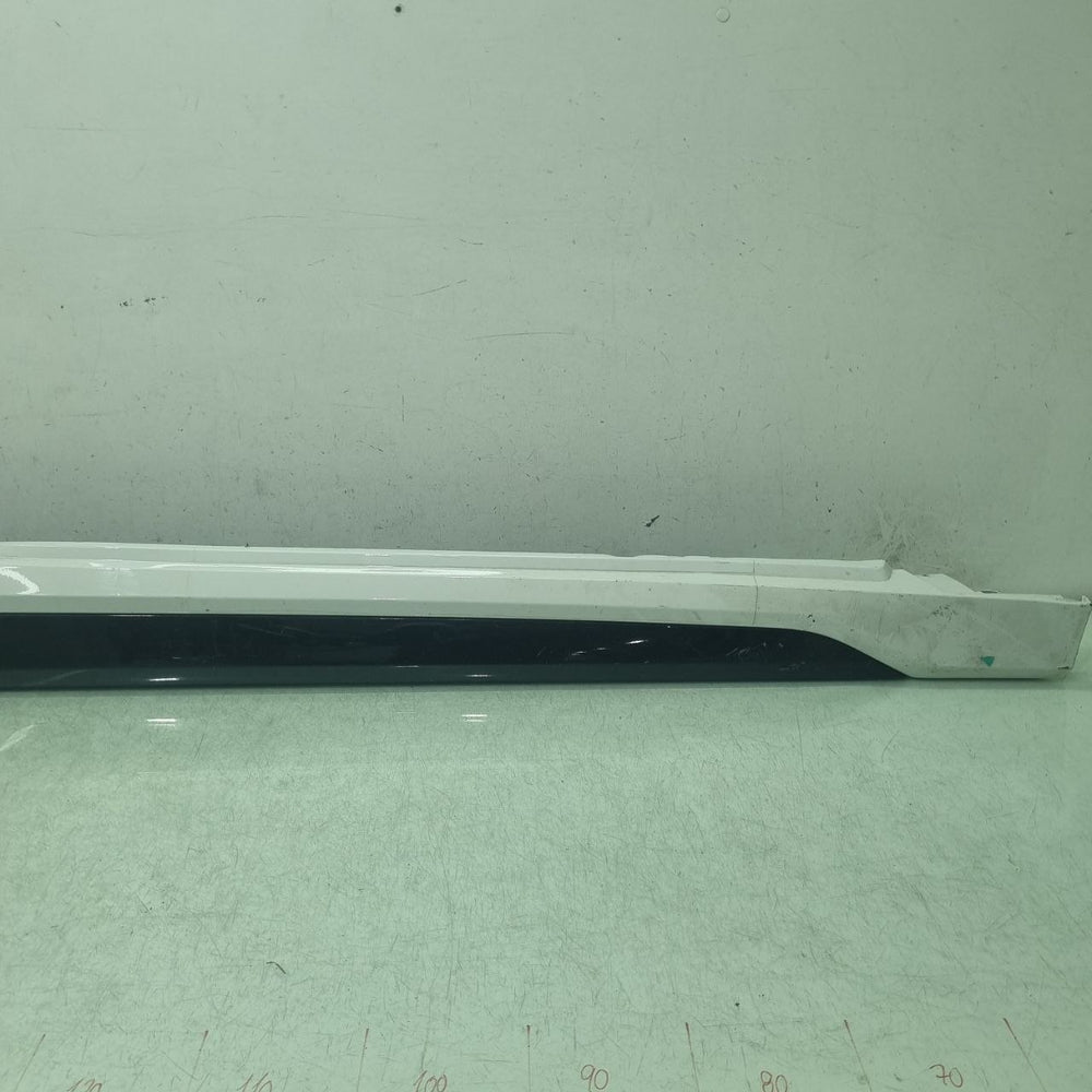 Spoiler Lateral Dir BMW X1 2016/2022 Usado