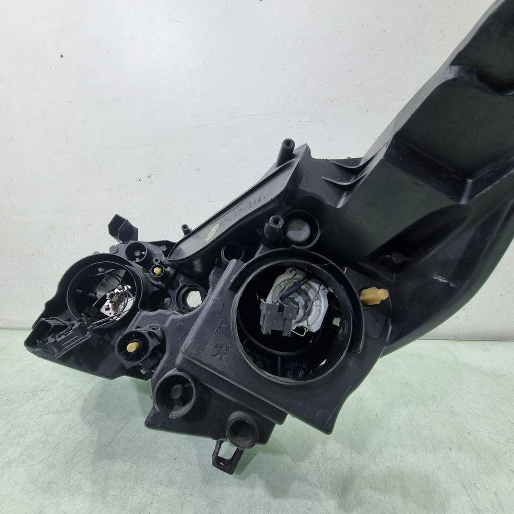 Farol Diant Dir Peugeot 2008 2016/2021 Usado