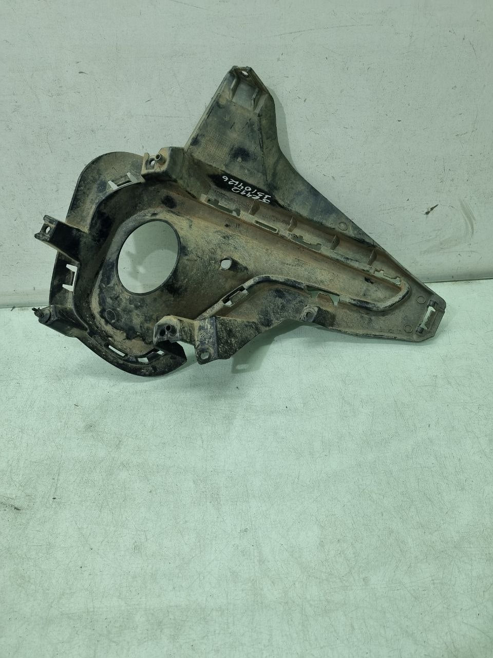 Moldura Parachoque Dianteiro Direito Chevrolet Onix 2021/2025 Usado