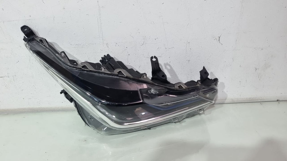 Farol Diant Dir Toyota Corolla Hybrid 2020/2025 Usado