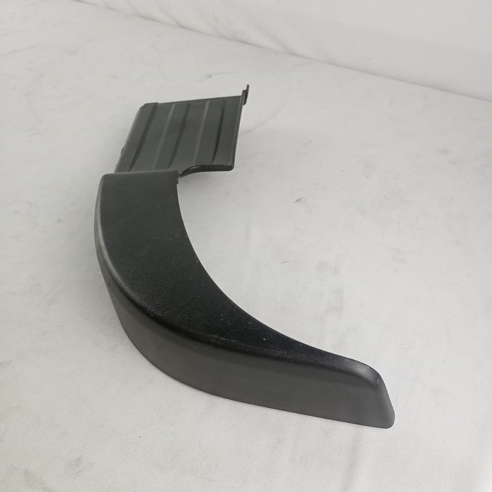 Pisante Parachoque Tras Dir Toyota Hilux 2016/2026