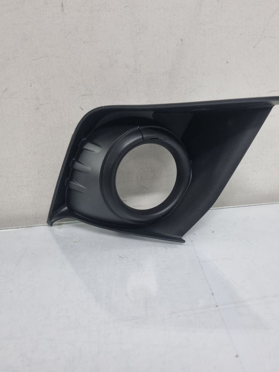 Moldura Farol de Milha Dianteira Esquerda Renault Kwid Outsider 2020/2026 Nova