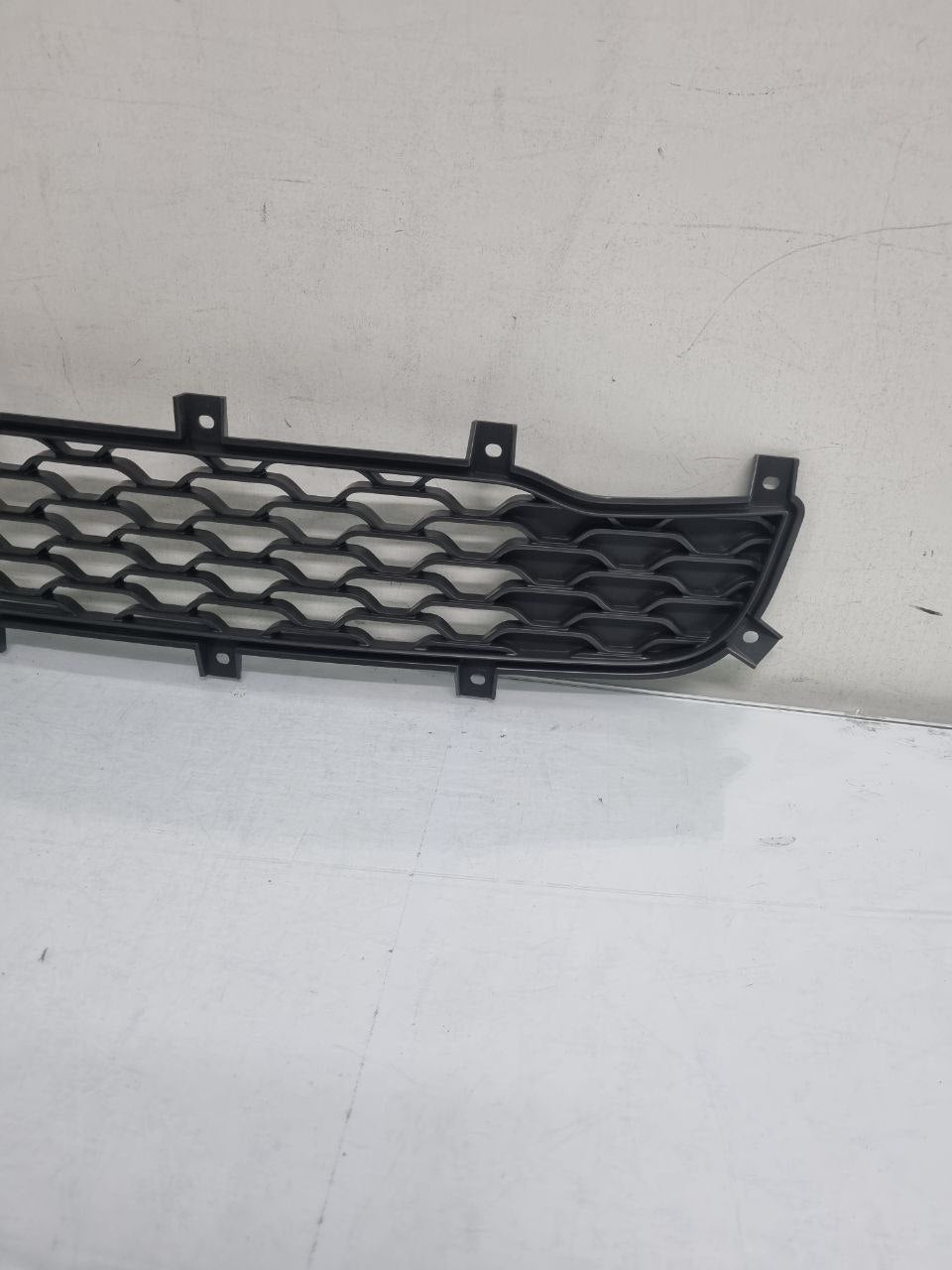 Grade Inferior Parachoque Dianteiro Fiat Strada 2014/2018 Nova