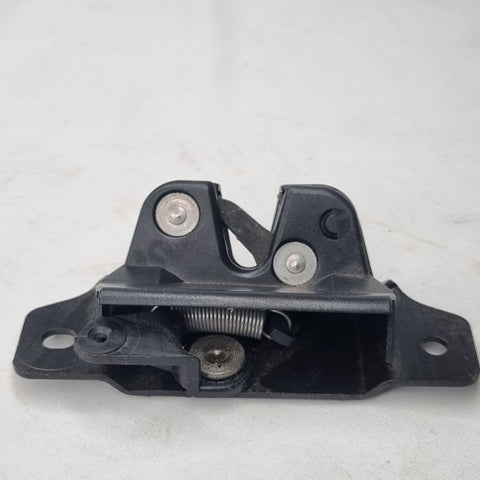Fechadura Tampa Traseira Peugeot 206 Hatch 1999/2008 Usada