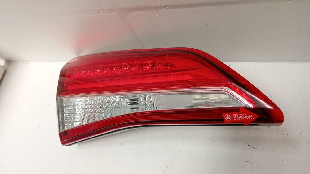 Lanterna Tras Tampa Esq Toyota Yaris 2018/2023 Usada