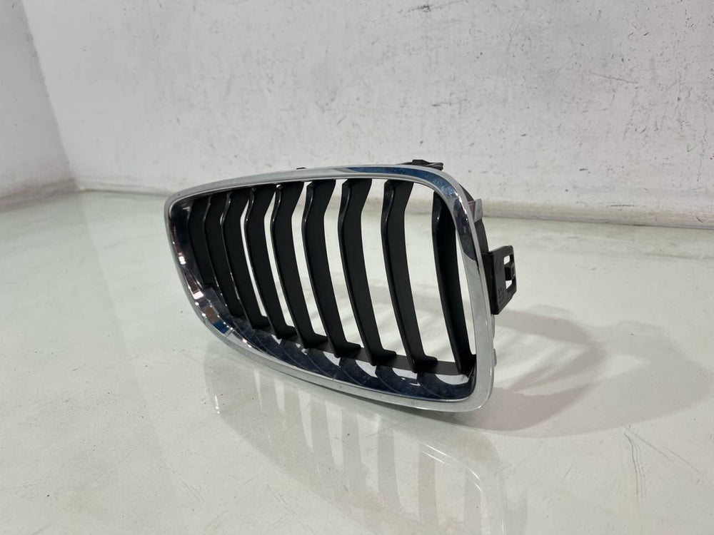 Grade Diant Esq BMW 530i 535i 2016/2020 Usado