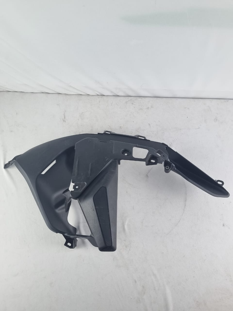 Acabamento Lateral Direita Bmw R1300 Gs 2024 / 2025