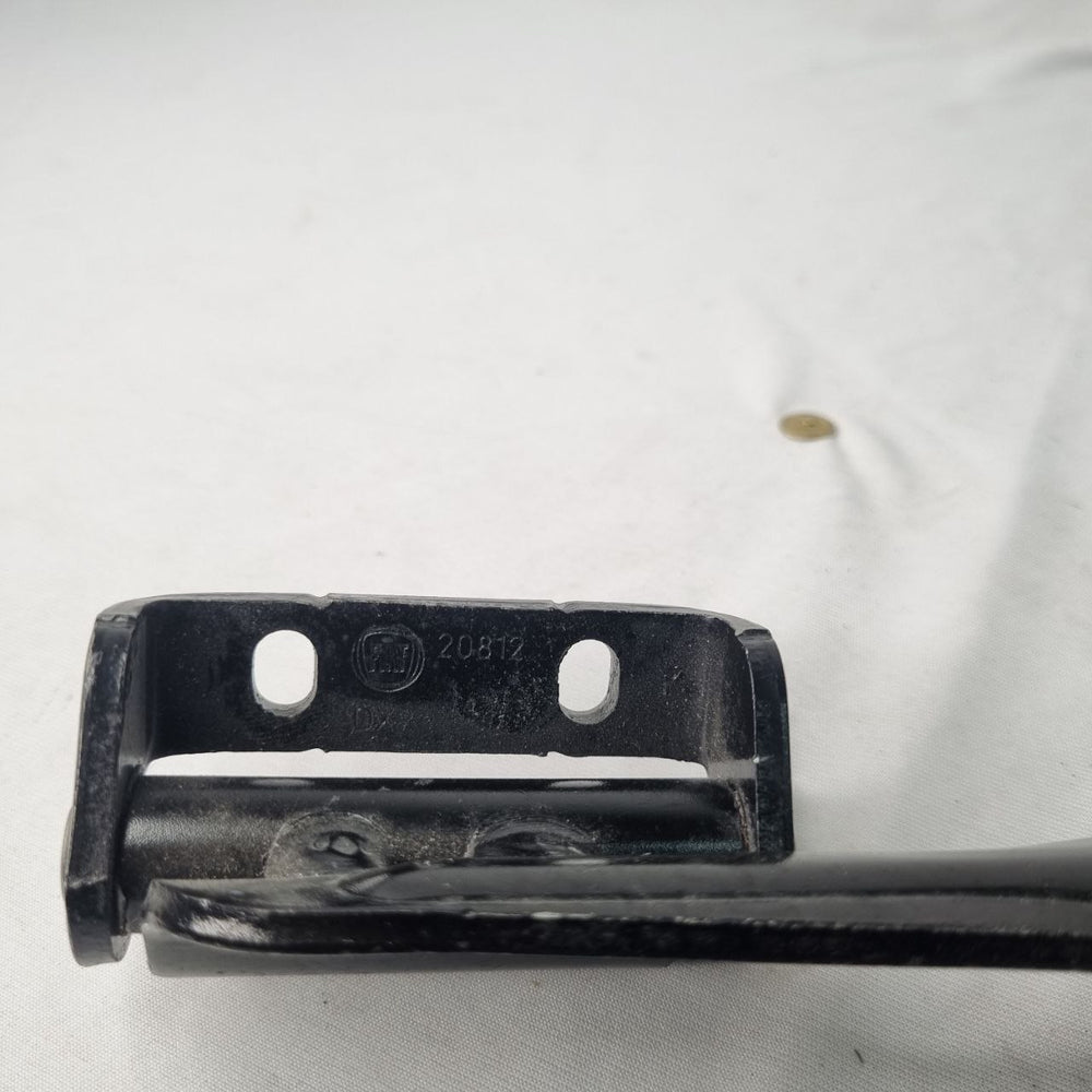 Dobradiça Superior Porta Lateral Direita Volkswagen Polo 2012/2019 Usada
