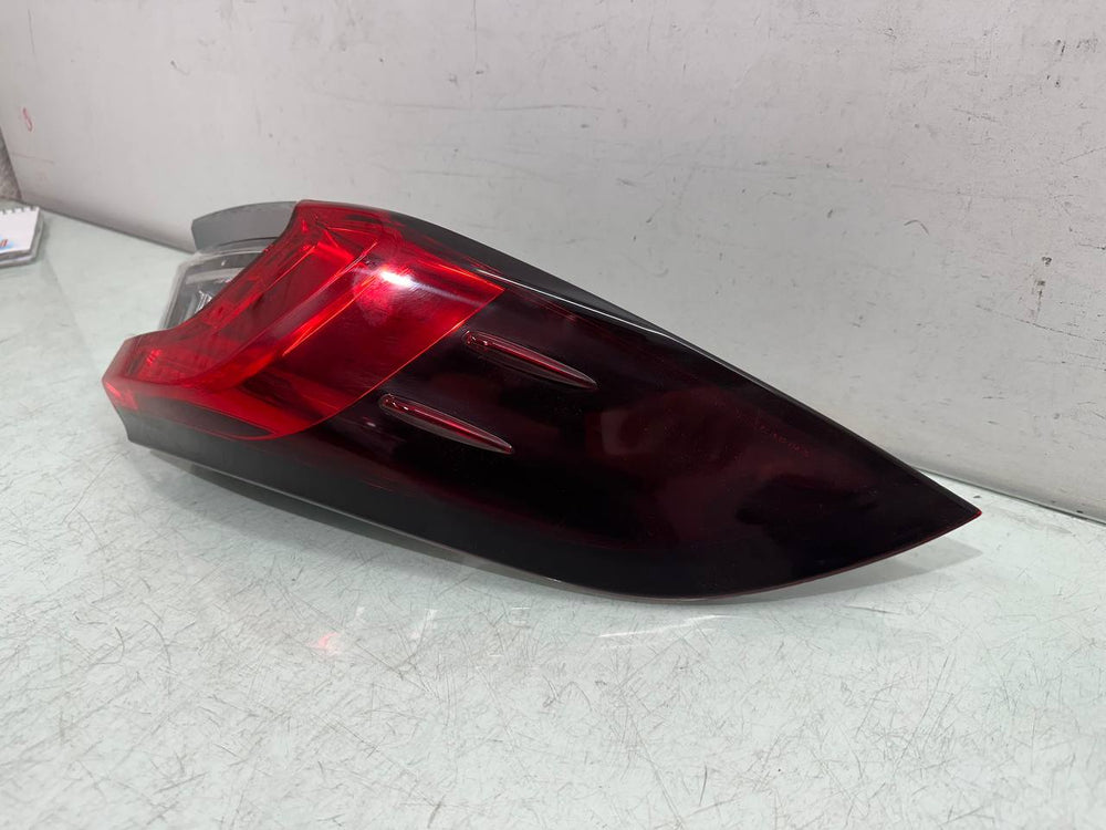 Lanterna Tras Esq Toyota Corolla 2021/2024 Usada
