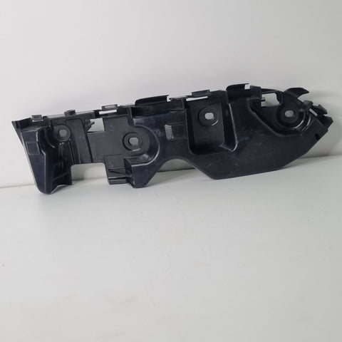 Suporte Guia lado esquerdo do Parachoque  Dianteiro Renault Duster  13/19 2013/2023 Novo