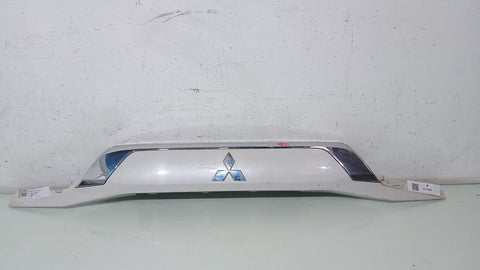 Moldura Tampa Tras Mitsubishi Outlander 2016/2019