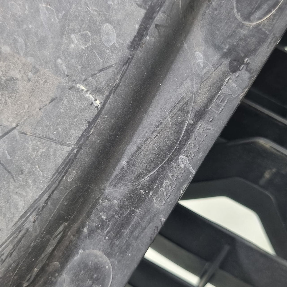 Grade Diant Inferior Renault Duster 2019/2024 Usada