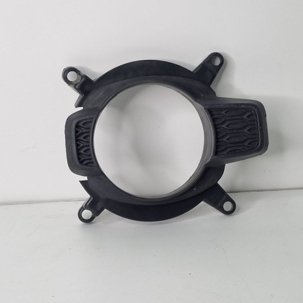 Moldura Farol Esquerdo Renault Duster 2024 Usada