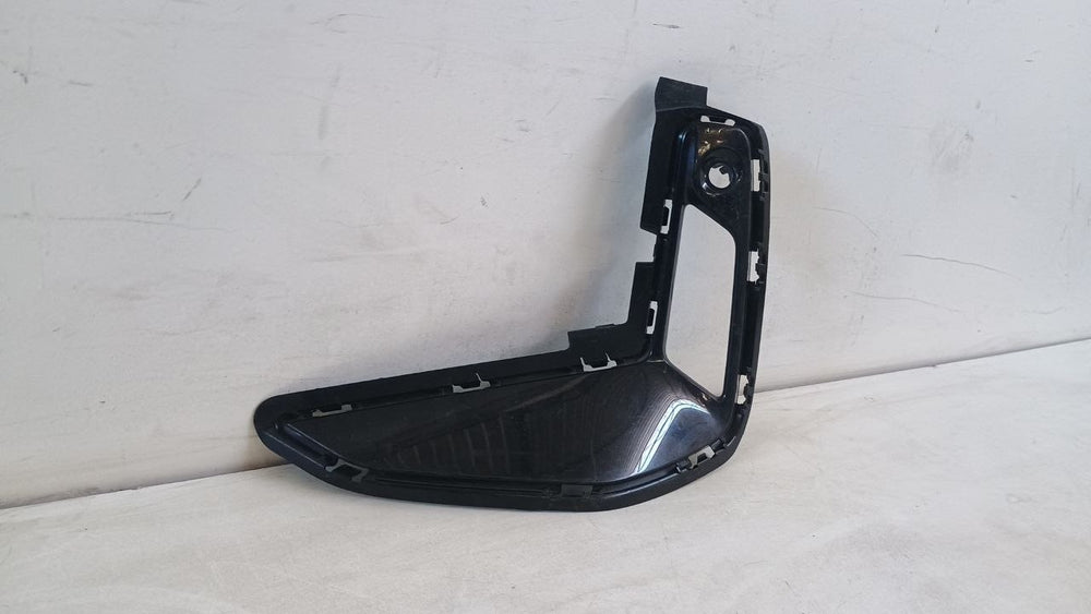 Grade Milha Esq Parachoque BMW 320i M Sport 2023/2026