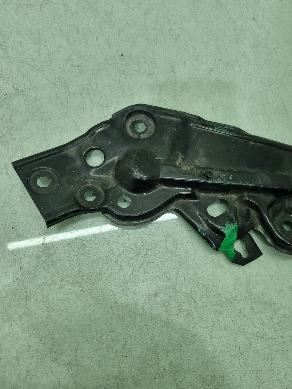 Suporte Farol Dianteiro Esquerdo Volkswagen Polo 2018/2022 Usado